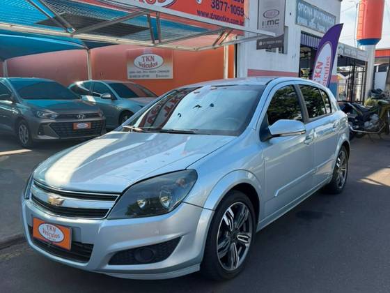 CHEVROLET VECTRA 2.0 MPFI GT HATCH 8V FLEX 4P MANUAL CHEVROLET VECTRA 2.0 MPFI GT HATCH 8V FLEX 4P MANUAL